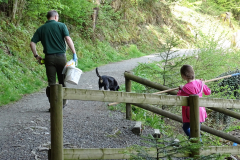 08 Gruppe 7 an der Arbeit 01